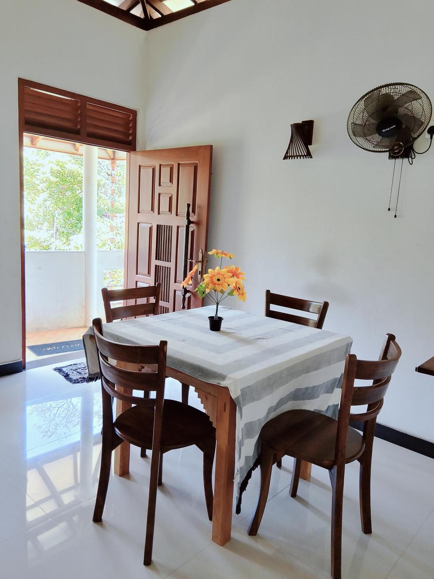 Sajini Villa Weligama Buitenkant foto
